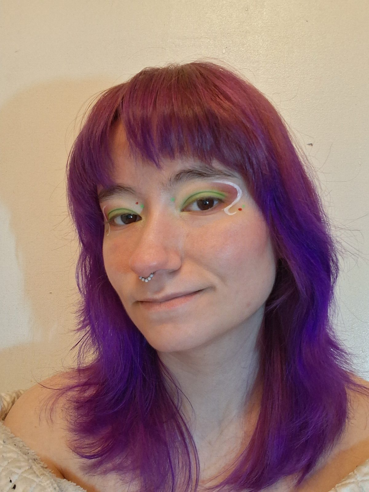 Vesper — Lavender and moss double liner with a pearl inner corner.